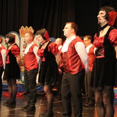 Das Männerballett präsentierte den Tanz der Vampire.