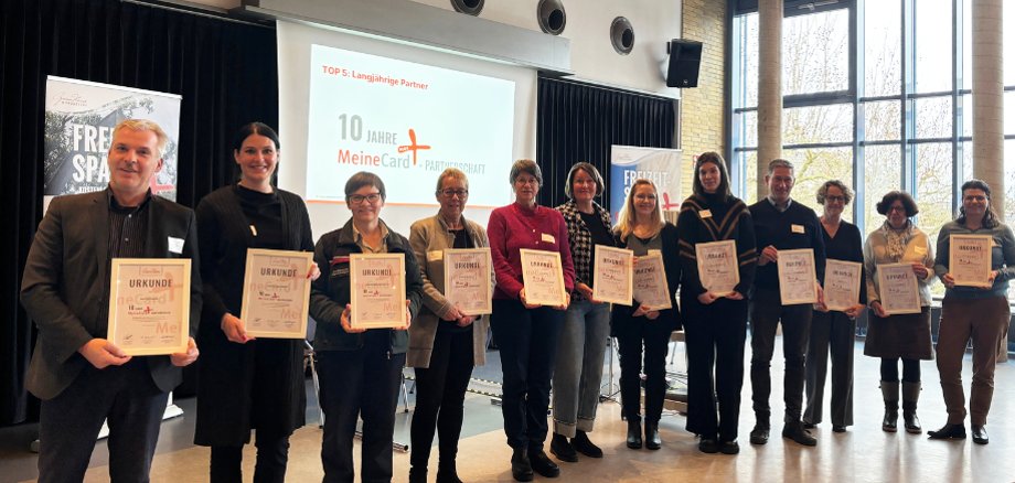20260209 MCP-Partnertreffen Ehrung zu 10 Jahren MeineCardPlus-Partnerschaft - 1 20260209 MCP-Partnertreffen Ehrung zu 10 Jahren MeineCardPlus-Partnerschaft - 1