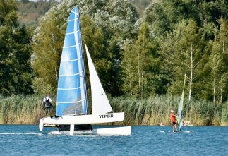 Segeln am Singliser See Katamaran.jpg